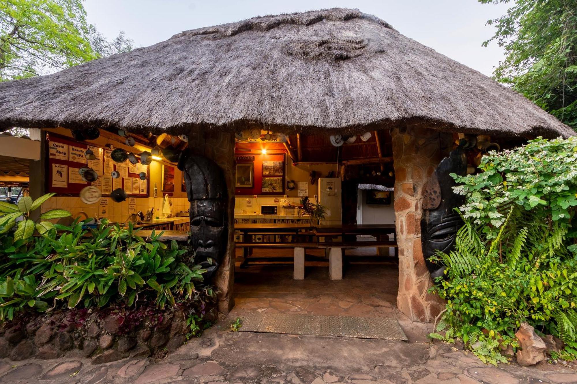 Victoria Falls Backpackers Lodge- Camp Sites Luaran gambar